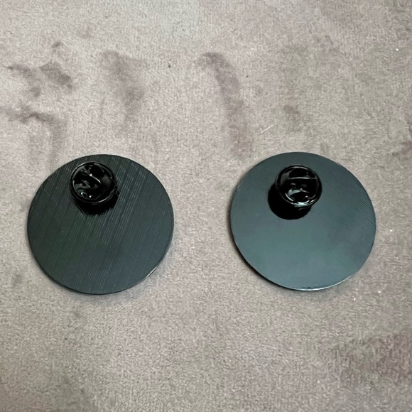 New Pair of cute Cat Pins- stay pawsitive & cats and coffee - Picture 4 of 4